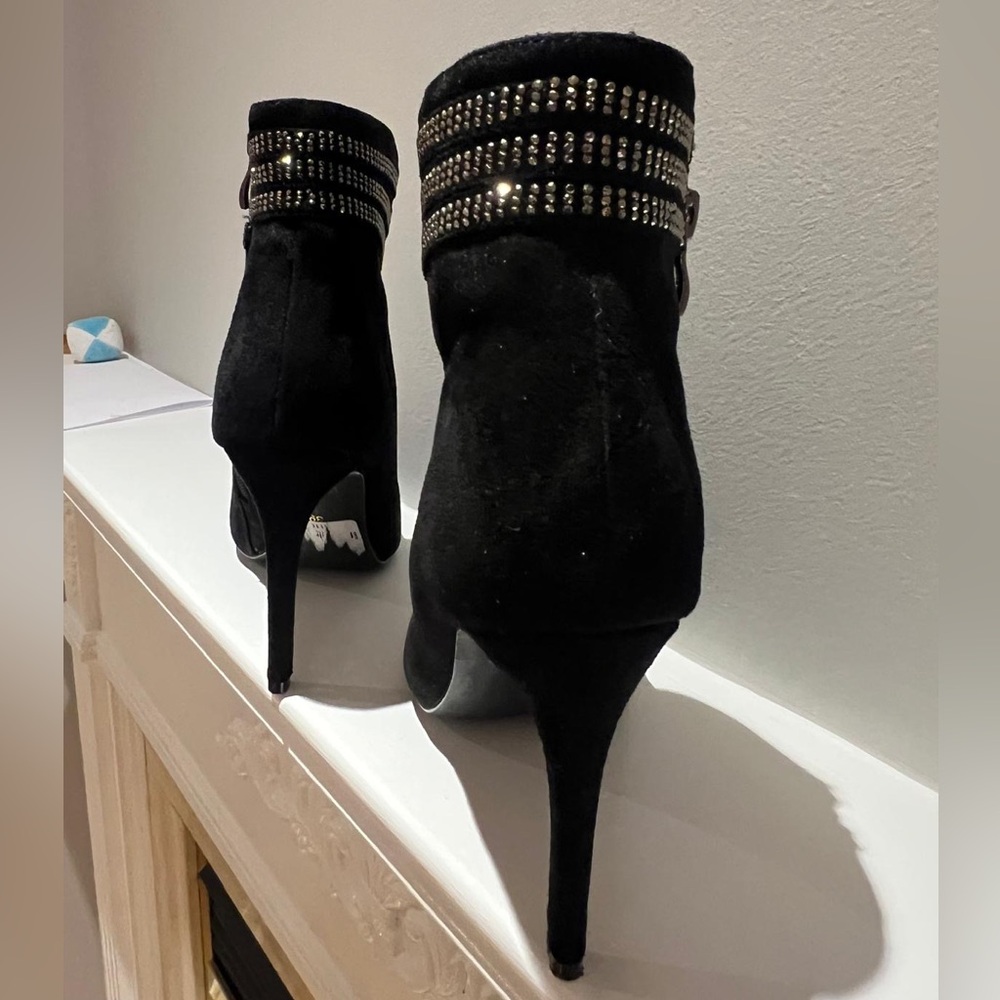 Heeled boot - Picture 4 of 6